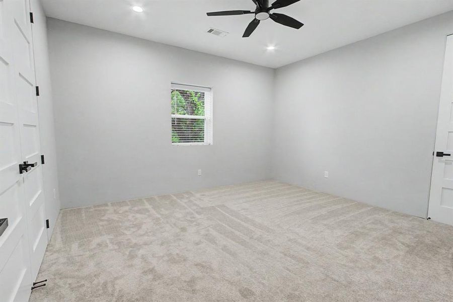 Spacious, unfurnished interior of a new home in , North Richland Hills (Image 27).