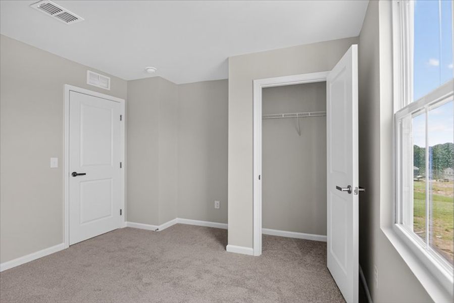 Spacious, unfurnished interior of a new home in Everly, Spartanburg (Image 25).
