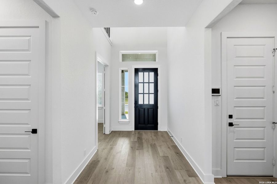Spacious, unfurnished interior of a new home in Prominence Urban, San Antonio (Image 32).