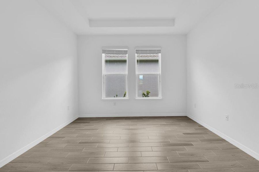 Spacious, unfurnished interior of a new home in Ardisia Park, New Smyrna Beach (Image 40).