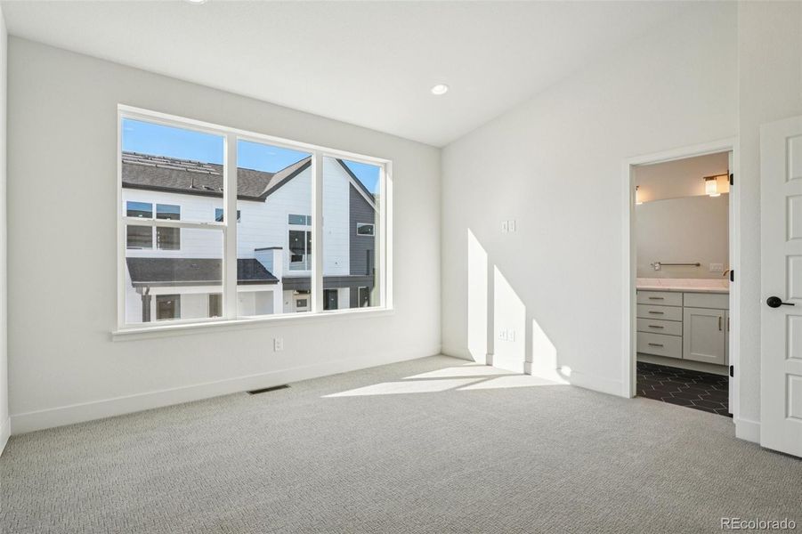 Spacious, unfurnished interior of a new home in Loretto Heights - Rise Collection, Denver (Image 14).