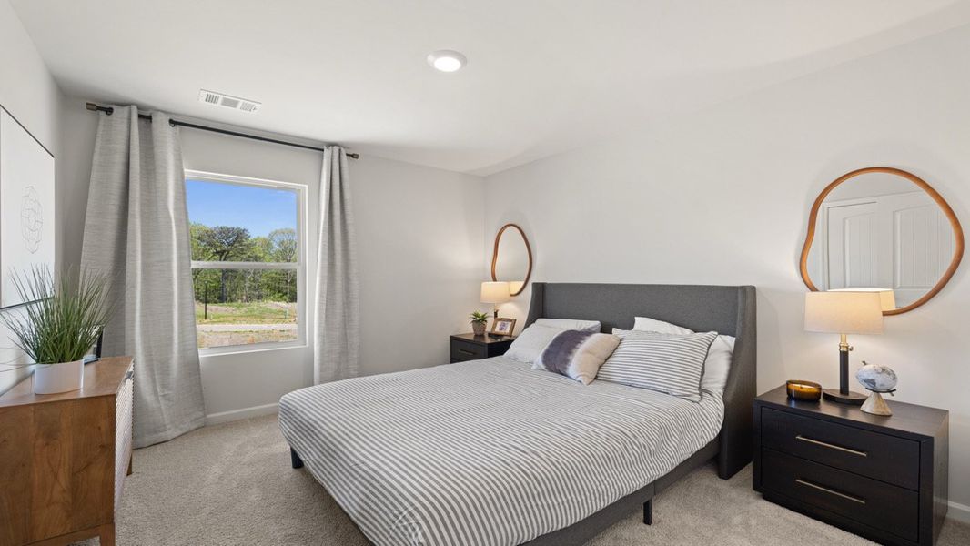 Representative furnished interior of a home built from the SUDBURY 24' TOWNHOME by D.R. Horton in Rolling Meadows, Jasper (Image 26).
