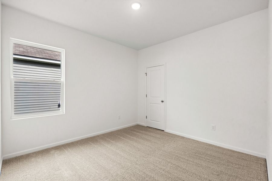 Representative unfurnished interior of a home built from the Sterling by Starlight Homes in Andalusia, Loris (Image 26).