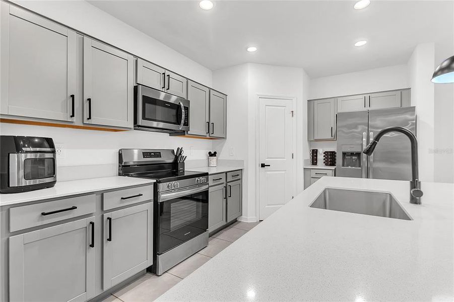 Furnished interior view inside a new home in Peace Creek Reserve, Winter Haven (Image 9).