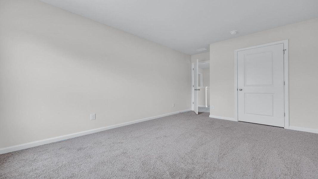 Spacious, unfurnished interior of a new home in Hillcrest, Ravenel (Image 28).