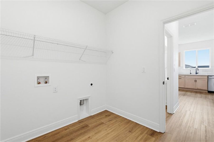 Spacious, unfurnished interior of a new home in , Parrish (Image 42).