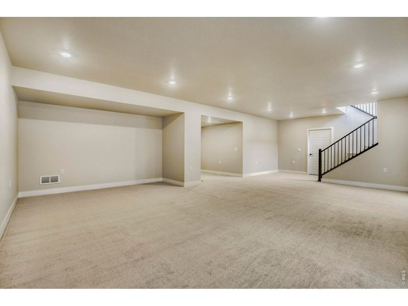 Spacious, unfurnished interior of a new home in , Fort Collins (Image 45).