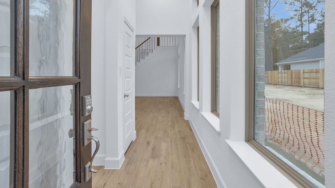 Spacious, unfurnished interior of a new home in Woodhavyn 40', Magnolia (Image 16).