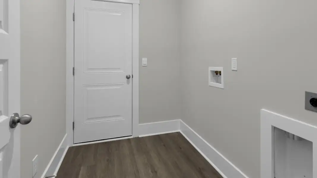 Spacious, unfurnished interior of a new home in The Retreat at Indigo Preserve Townhomes, Leland (Image 25).
