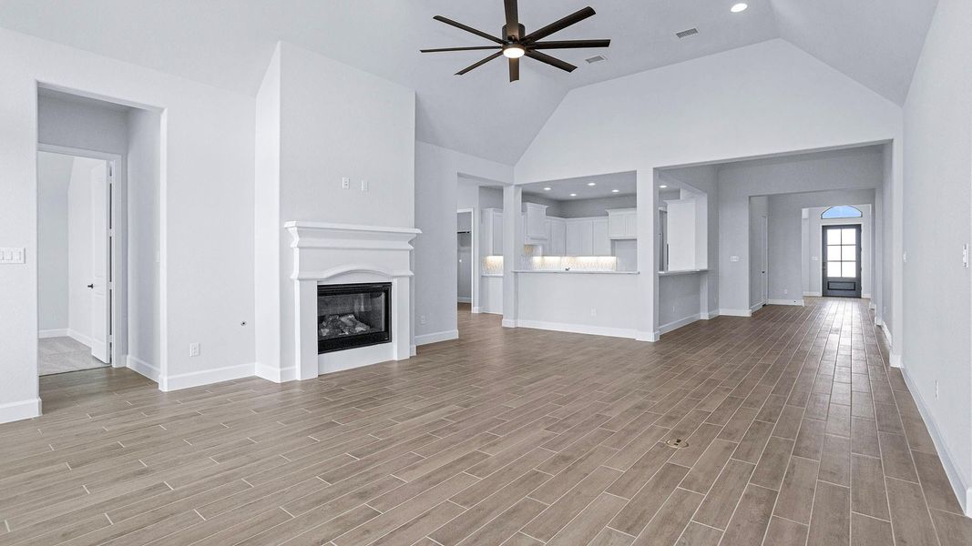 Spacious, unfurnished interior of a new home in Everly, Hockley (Image 11).