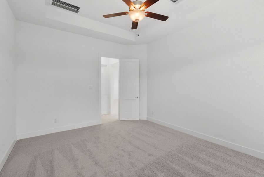 Spacious, unfurnished interior of a new home in The Trails, New Caney (Image 34).