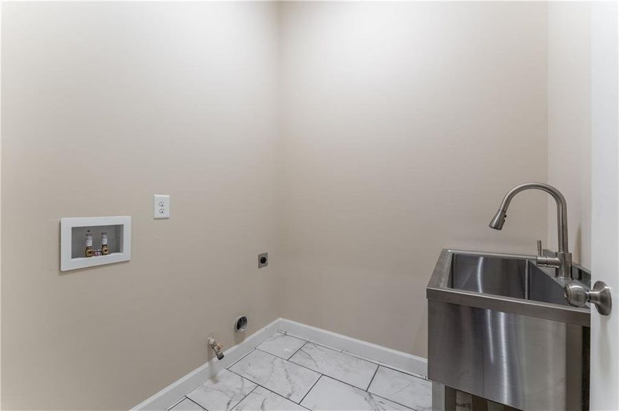 Furnished interior view inside a new home in , Suwanee (Image 5).