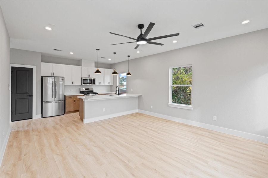 Spacious, unfurnished interior of a new home in , Houston (Image 20).