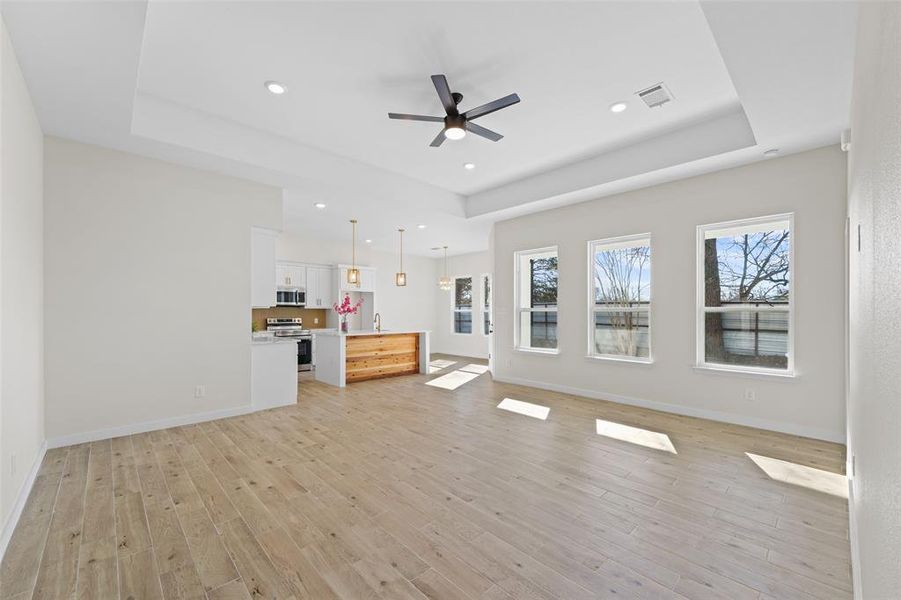 Spacious, unfurnished interior of a new home in , Dallas (Image 15).