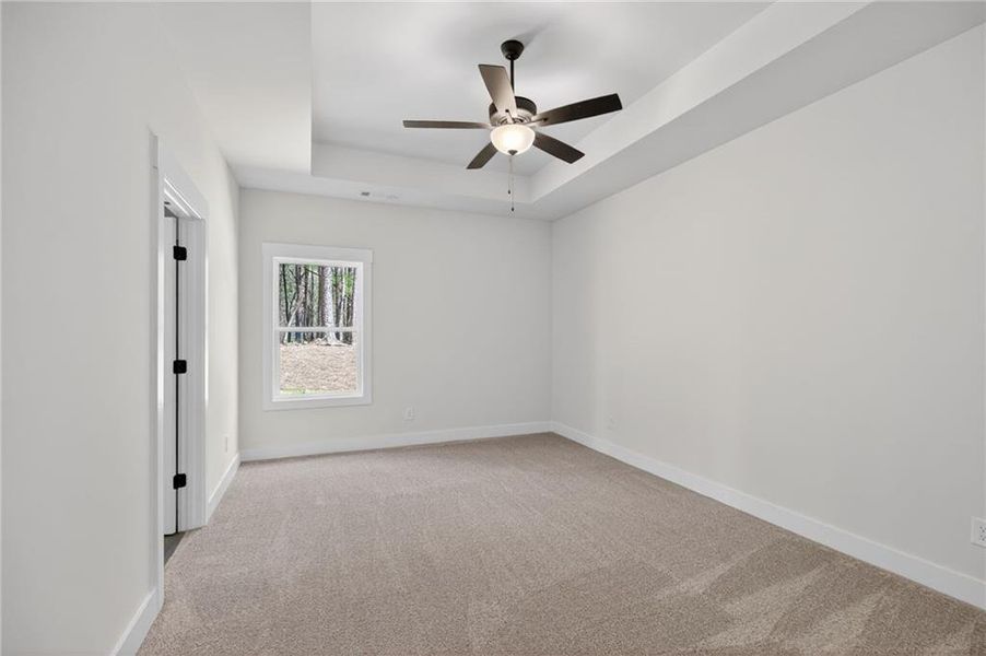 Spacious, unfurnished interior of a new home in , Silver Creek (Image 30).