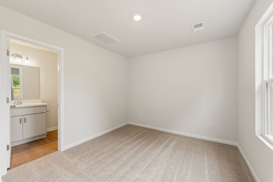 Spacious, unfurnished interior of a new home in Evergreen, Spartanburg (Image 11). Spacious, unfurnished interior of a new home in Evergreen, Spartanburg (Image 11).