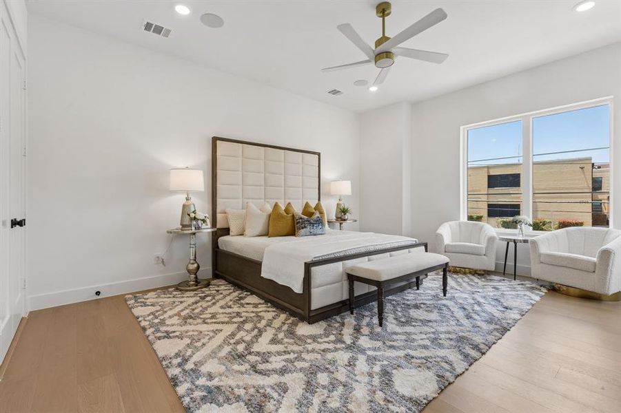 Furnished interior view inside a new home in , Dallas (Image 32).