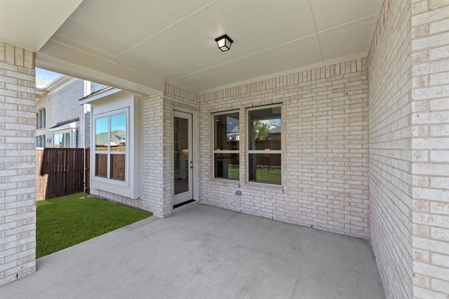 25. 3802 Windmere - Patio