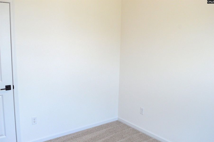 Spacious, unfurnished interior of a new home in Bickley Station, Irmo (Image 15).