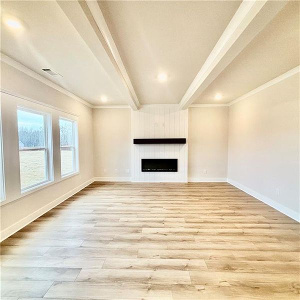 Spacious, unfurnished interior of a new home in Rosewood Lake Estates, Hoschton (Image 11).