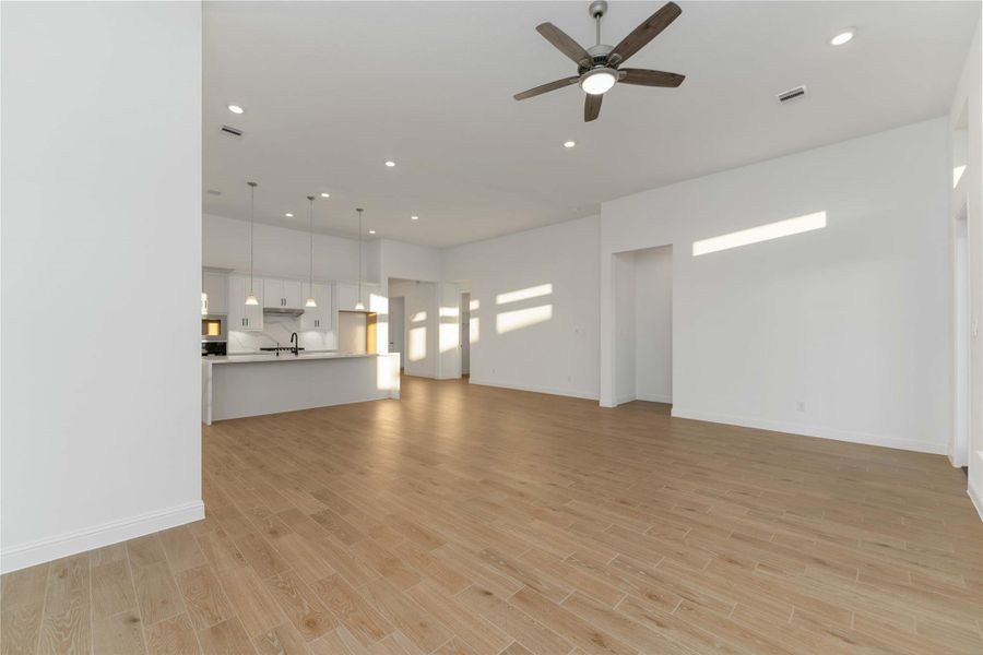 Spacious, unfurnished interior of a new home in Arabella on the Prairie, Booth (Image 23).