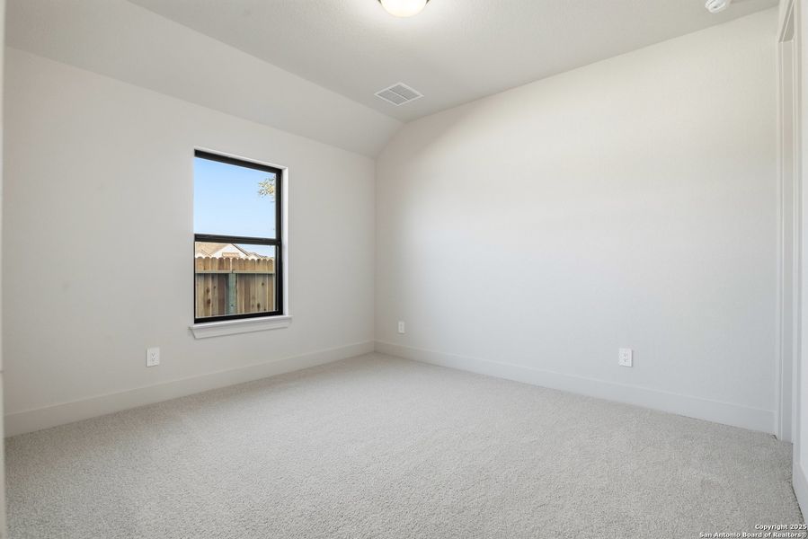 Spacious, unfurnished interior of a new home in Ventana - 60', Bulverde (Image 30).