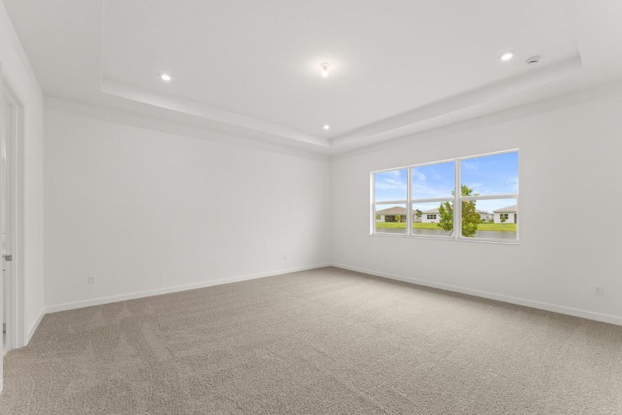 Spacious, unfurnished interior of a new home in Tradition - Telaro, Port St. Lucie (Image 15).