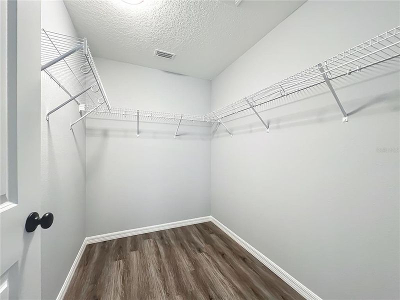 Spacious, unfurnished interior of a new home in , Lake Panasoffkee (Image 18).