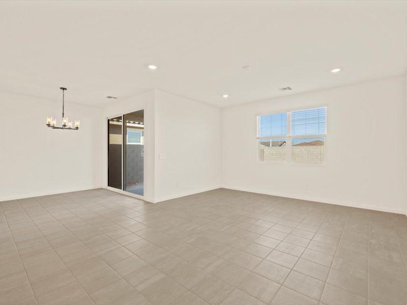 Spacious, unfurnished interior of a new home in Anthem at Merrill Ranch Reserve Series, Florence (Image 8).