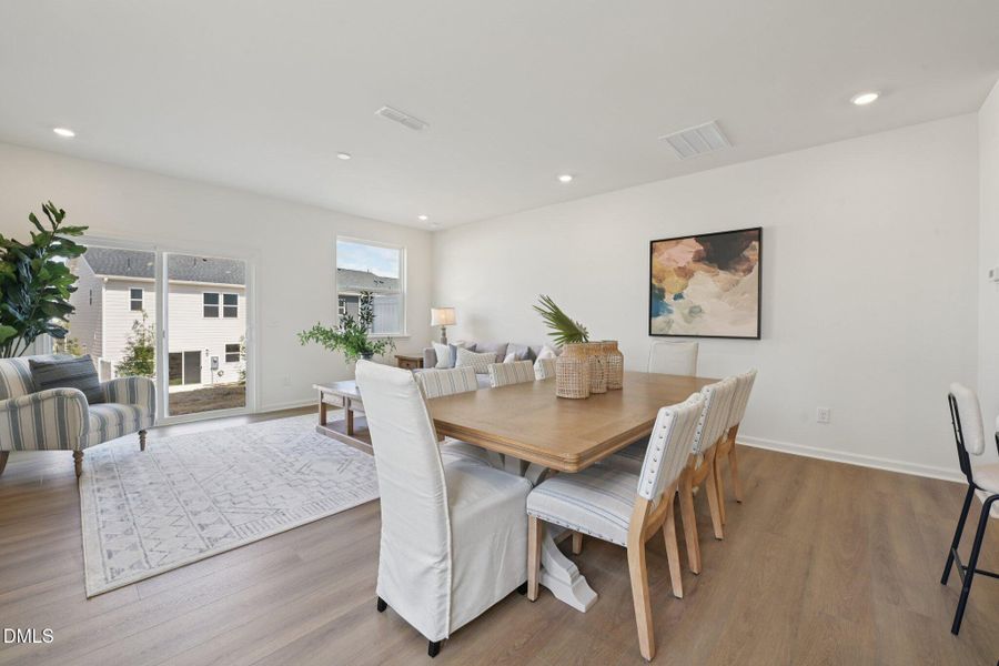 11-web-or-mls-2009 Oakdale Dr-S3103-011