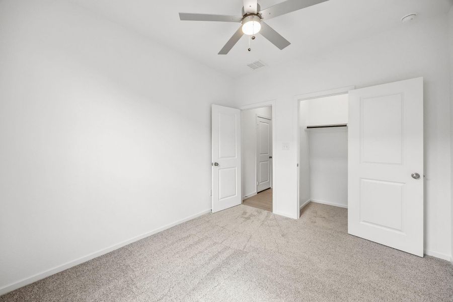 Spacious, unfurnished interior of a new home in Montgomery Bend, Montgomery (Image 14).