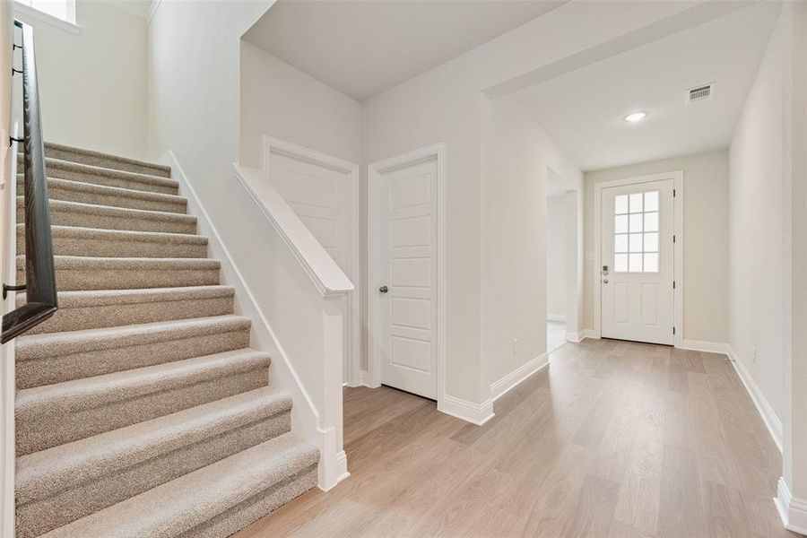 Spacious, unfurnished interior of a new home in Creekside of Crowley, Crowley (Image 13).