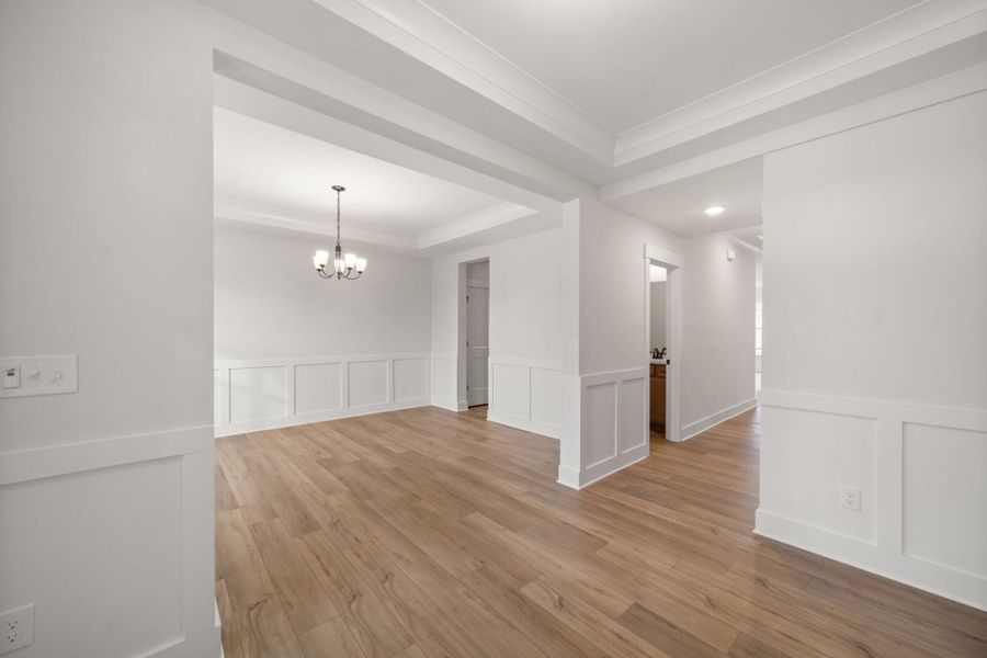 Spacious, unfurnished interior of a new home in Wexford, Elon (Image 22).