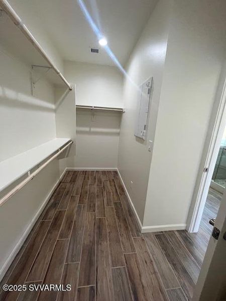 OWNERS WALK IN CLOSET