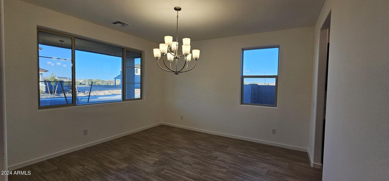 LARGE DINING ROOM