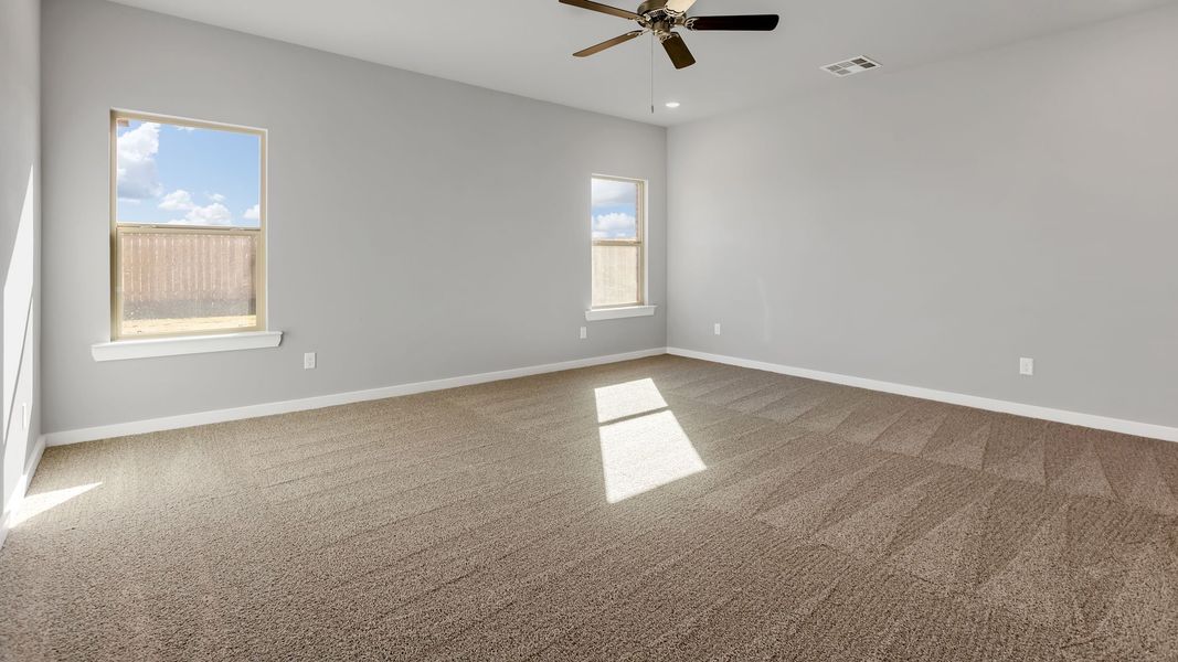 Spacious, unfurnished interior of a new home in Overlook West, Wolfforth (Image 19).