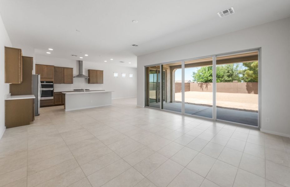 Spacious, unfurnished interior of a new home in Soleo, San Tan Valley (Image 24).