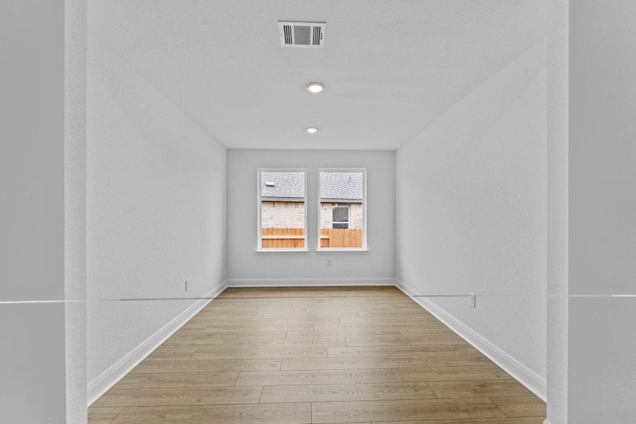 Spacious, unfurnished interior of a new home in Riverview, Georgetown (Image 22).
