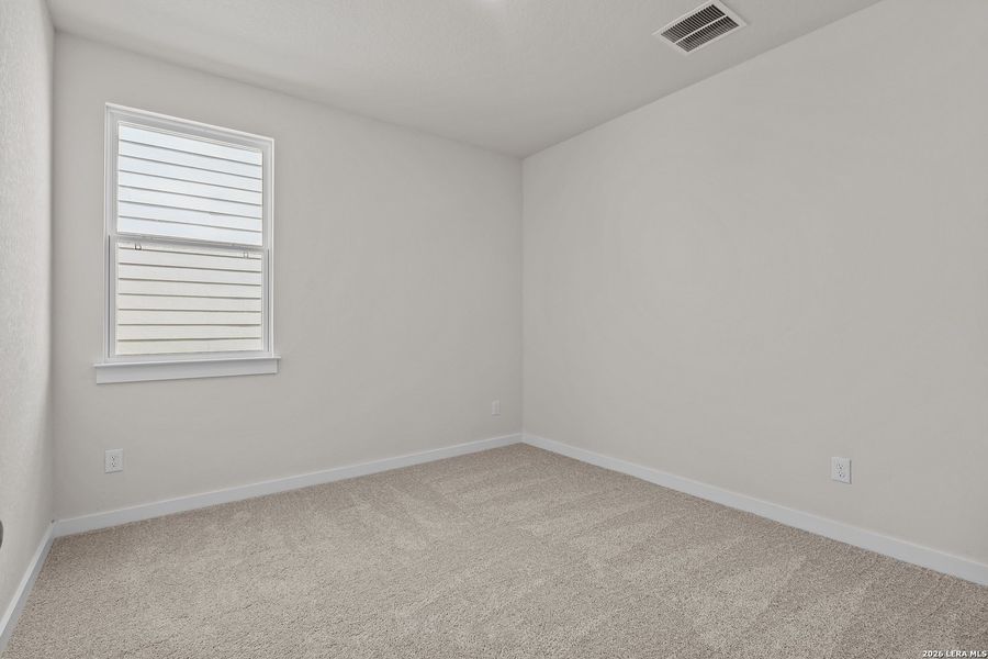 Spacious, unfurnished interior of a new home in Hiddenbrooke, Seguin (Image 25).