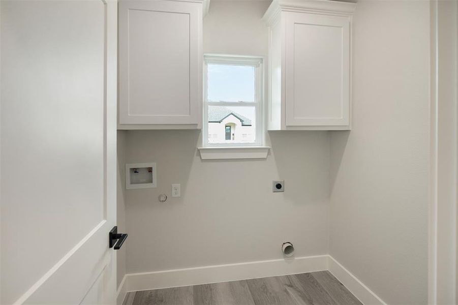 Spacious, unfurnished interior of a new home in , Mabank (Image 28).