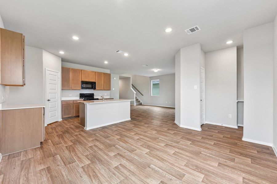 Furnished interior view inside a new home in Cascade, Liberty Hill (Image 5).