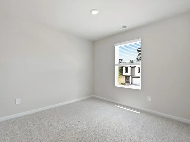 Spacious, unfurnished interior of a new home in Pleasant Brook, Greenville (Image 17).