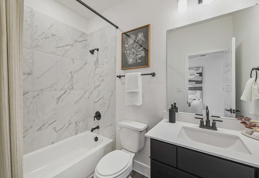 Plan 4069 Bath 4 - Staged - 20 of 23