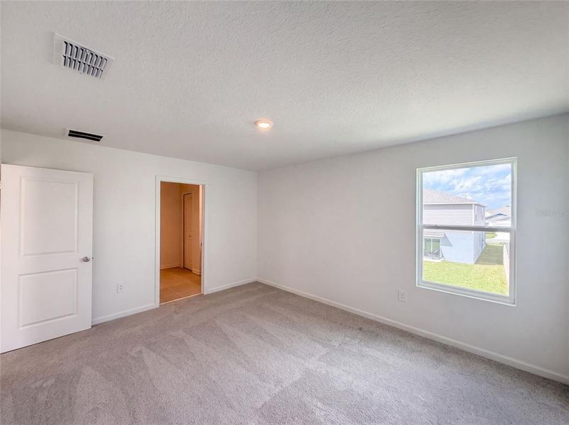 Spacious, unfurnished interior of a new home in Ranches at Lake Mcleod, Eagle Lake (Image 15).