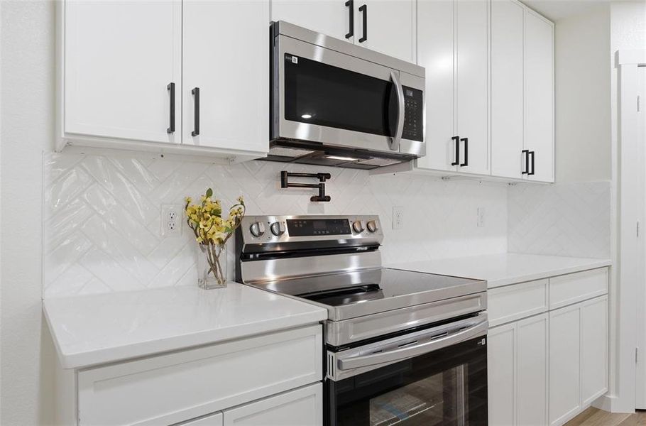 Furnished interior view inside a new home in , Waco (Image 6).