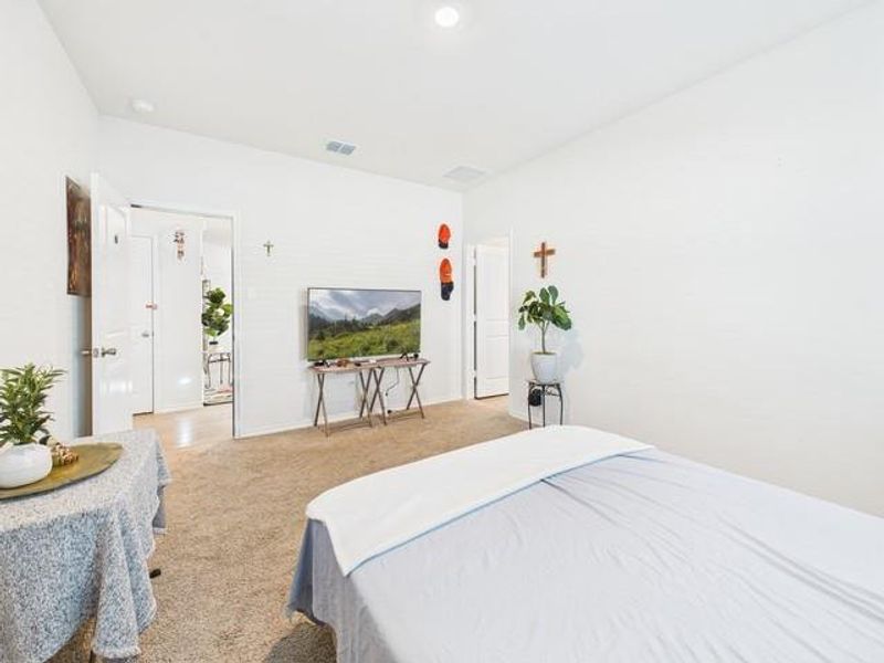 Furnished interior view inside a new home in Corsicana Commons, Corsicana (Image 13).