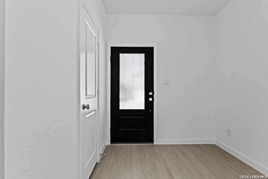 Spacious, unfurnished interior of a new home in Juniper Ranch, Spring Branch (Image 15).