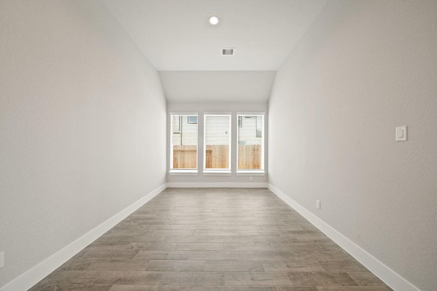 Spacious, unfurnished interior of a new home in Beacon Hill, Waller (Image 9). Spacious, unfurnished interior of a new home in Beacon Hill, Waller (Image 9).