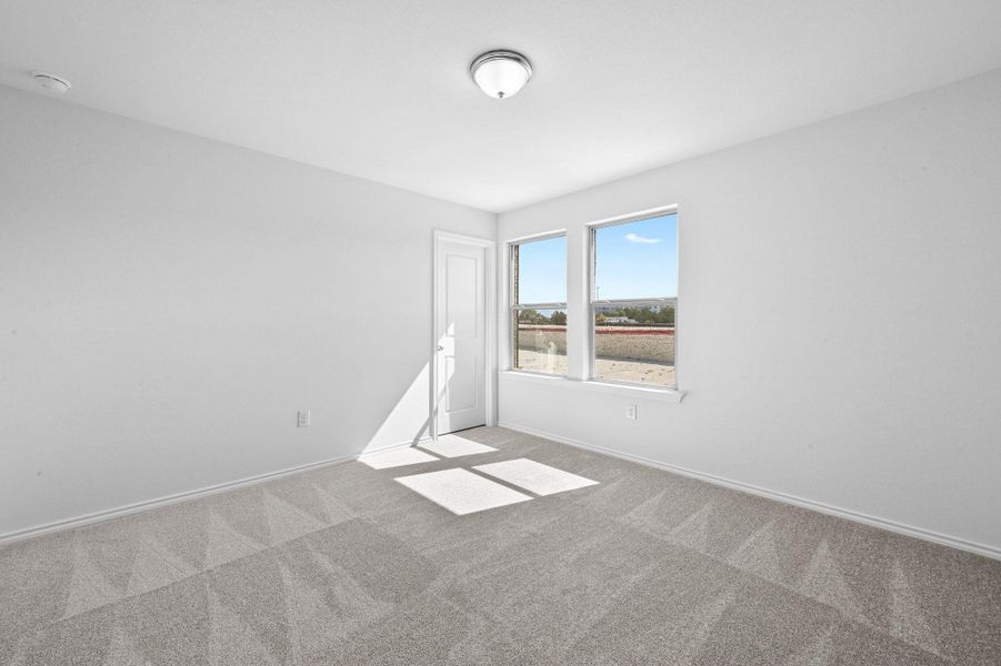 Spacious, unfurnished interior of a new home in Creekside at Estancia, Austin (Image 21).