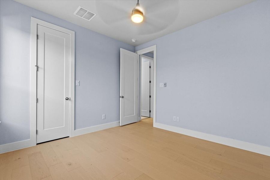 Spacious, unfurnished interior of a new home in , Round Rock (Image 25).
